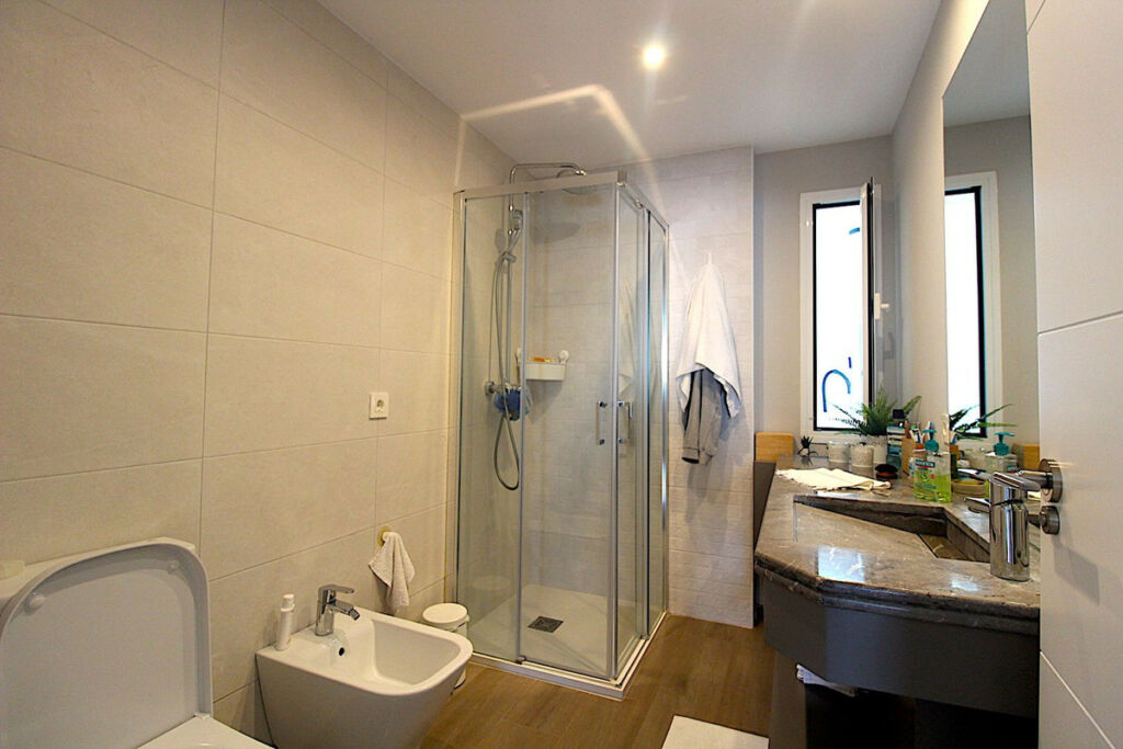 Middle Floor Apartment Estepona Málaga - image 11