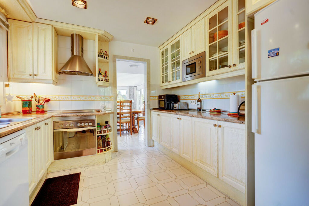 Semi-Detached House Miraflores Málaga - image 11