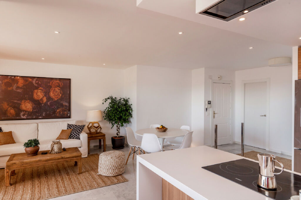 Middle Floor Apartment Nueva Andalucía Málaga - image 11