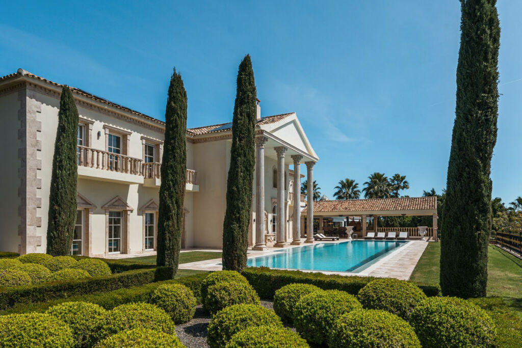 Detached Villa Sierra Blanca Málaga - image 11