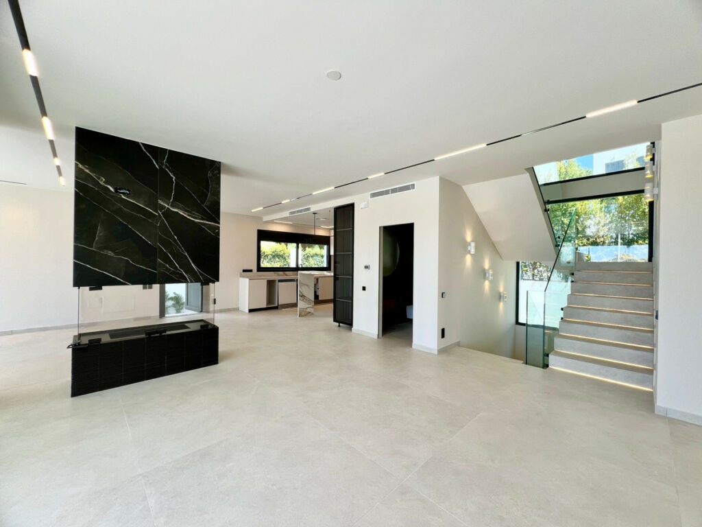Detached Villa Marbella Málaga - image 11