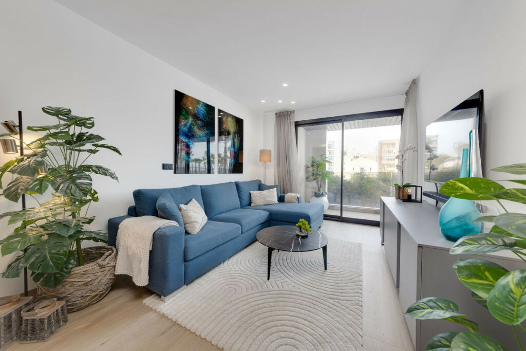 Middle Floor Apartment Torrevieja Alicante - image 11