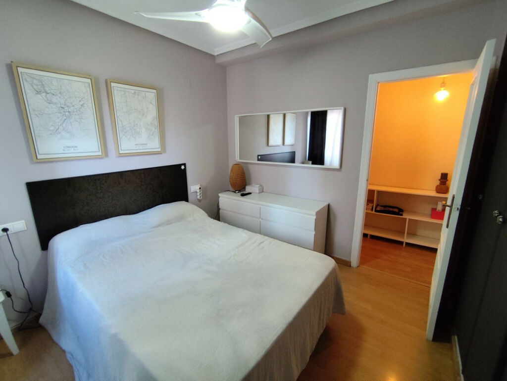 Middle Floor Apartment Torrevieja Alicante - image 11