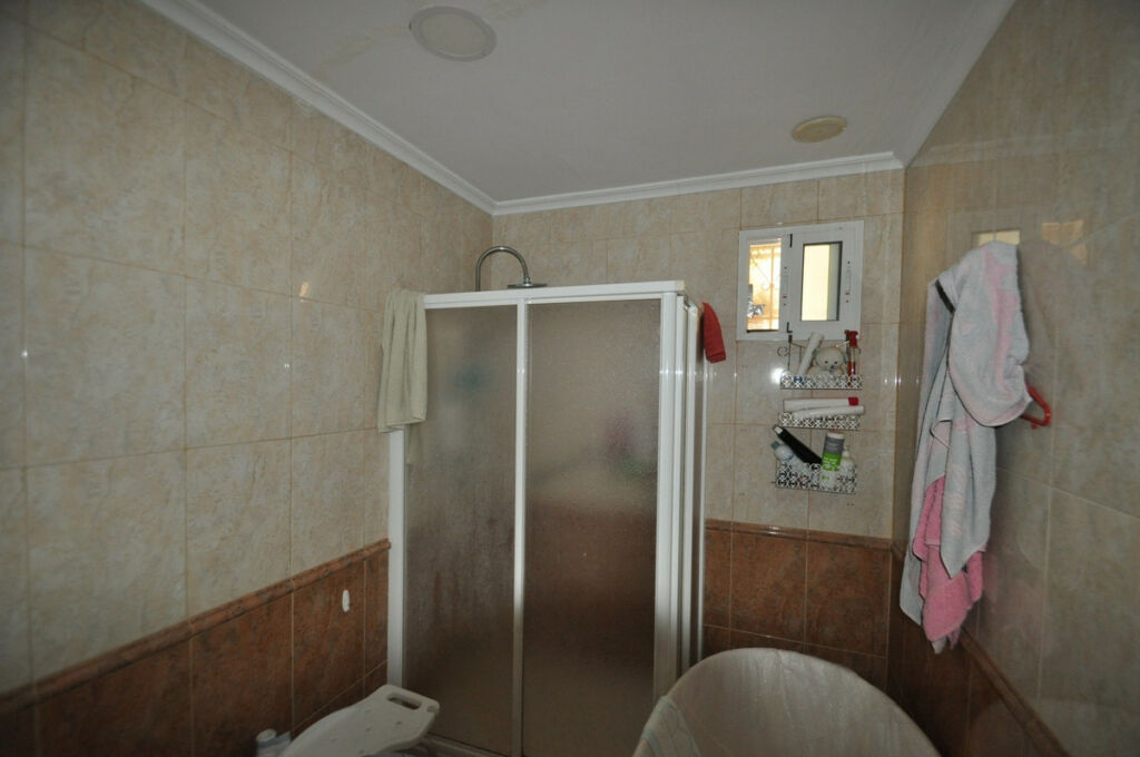 Detached Villa Aspe Alicante - image 11