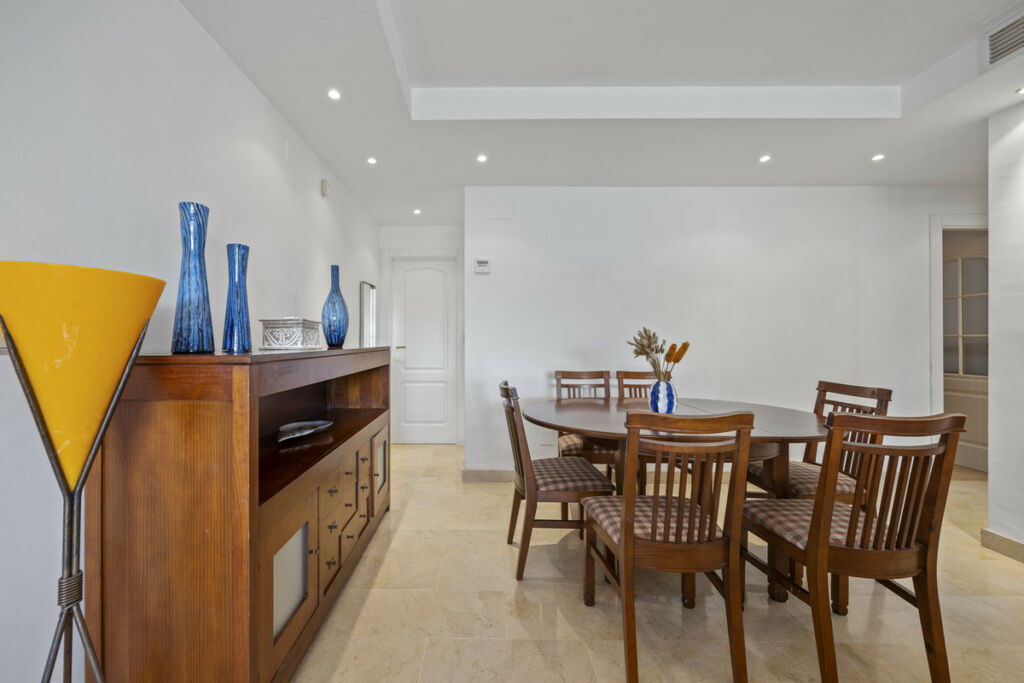 Middle Floor Apartment Marbella Málaga - image 14