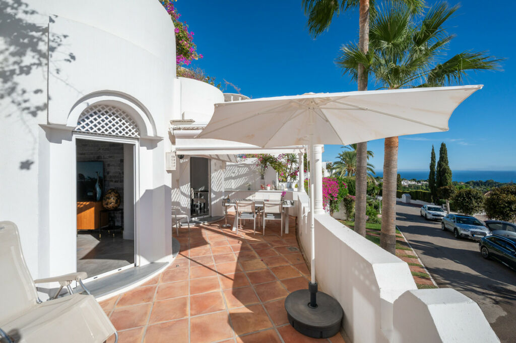 Middle Floor Apartment The Golden Mile Málaga - image 11