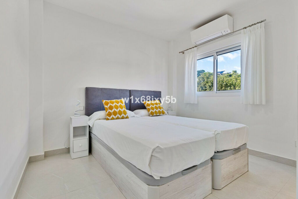 Detached Villa San Pedro de Alcántara Málaga - image 11