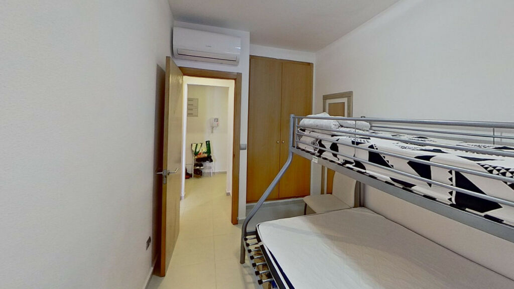 Middle Floor Apartment Torrevieja Alicante - image 11