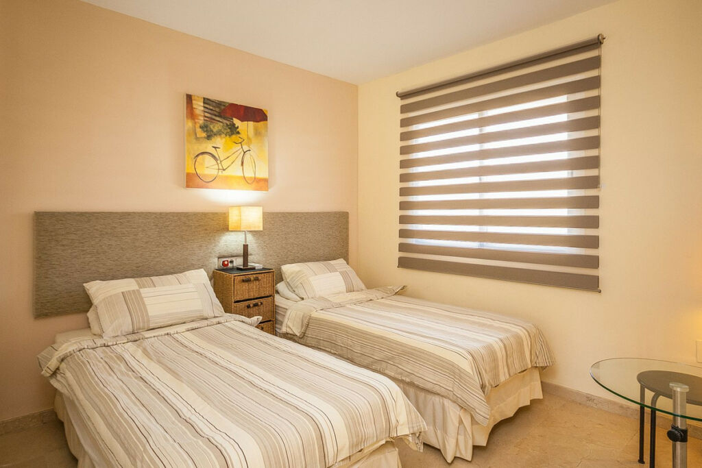 Penthouse Elviria Málaga - image 11