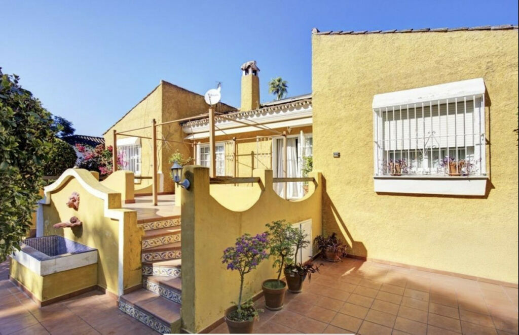 Detached Villa El Rosario Málaga - image 16