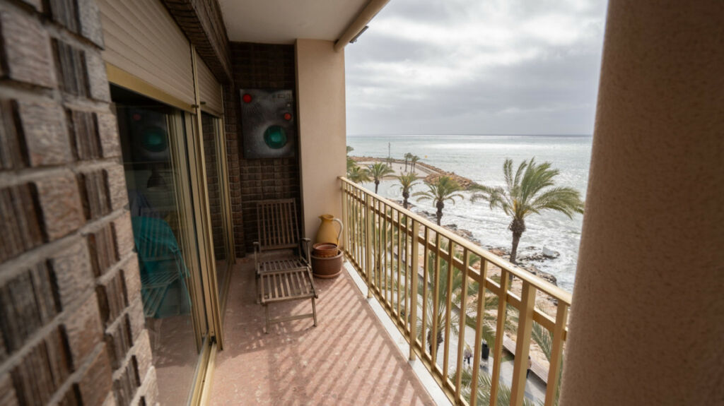 Middle Floor Apartment Torrevieja Alicante - image 11