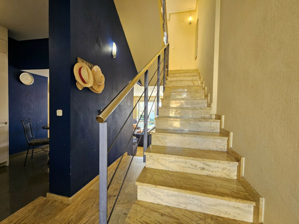 Detached Villa Cabo Roig Alicante - image 11