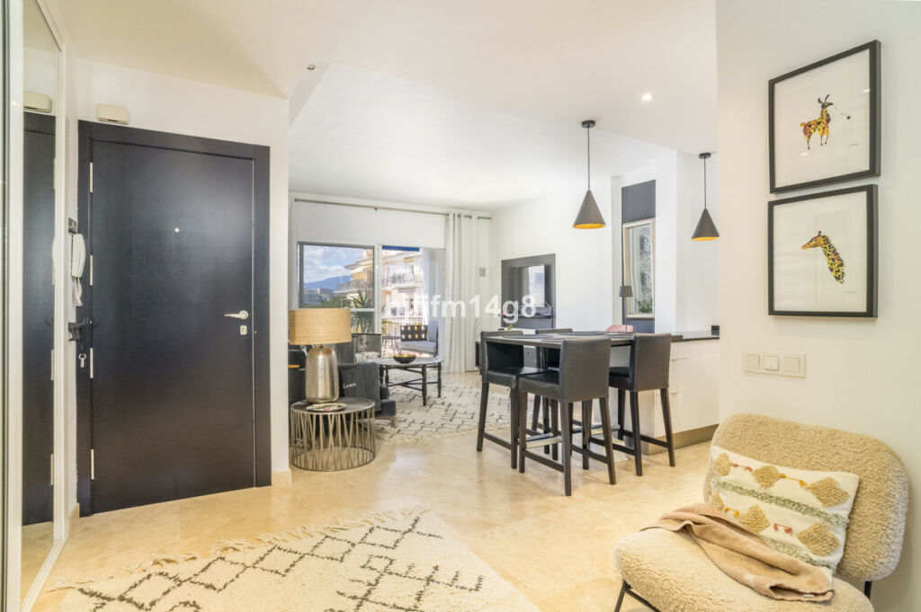Middle Floor Apartment Puerto Banús Málaga - image 11