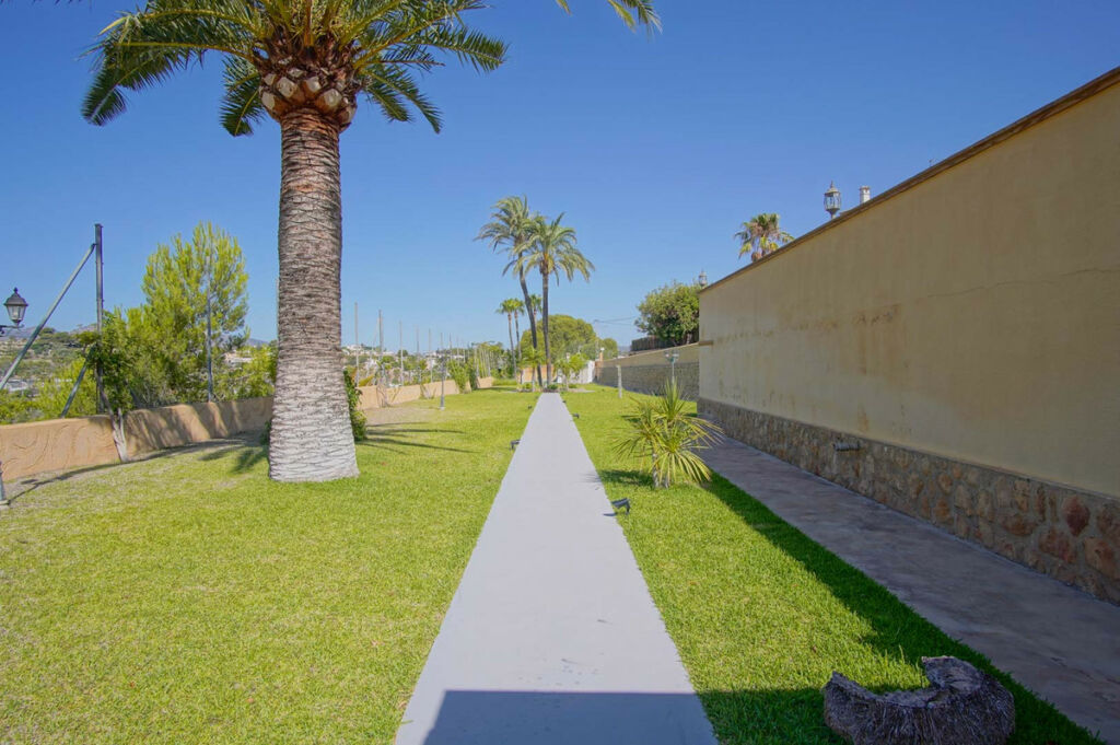 Detached Villa Benissa Alicante - image 11