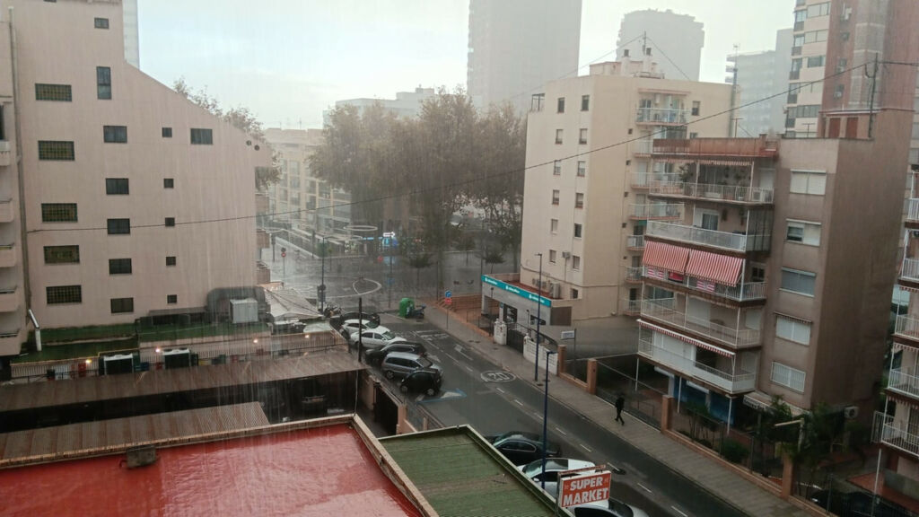 Middle Floor Apartment Benidorm Alicante - image 11