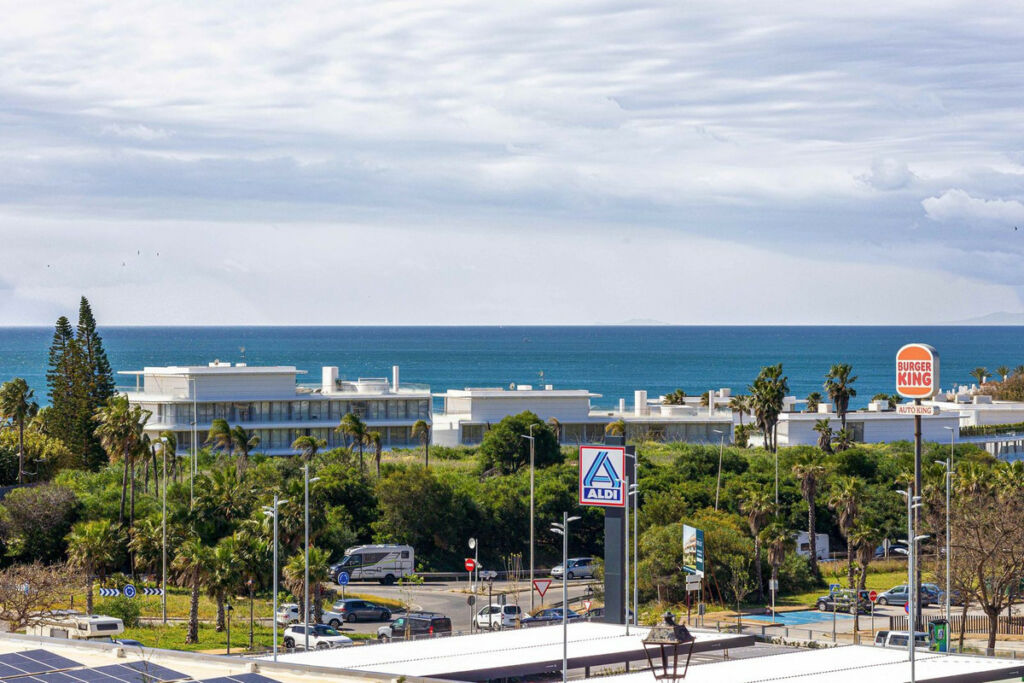 Detached Villa Estepona Málaga - image 11
