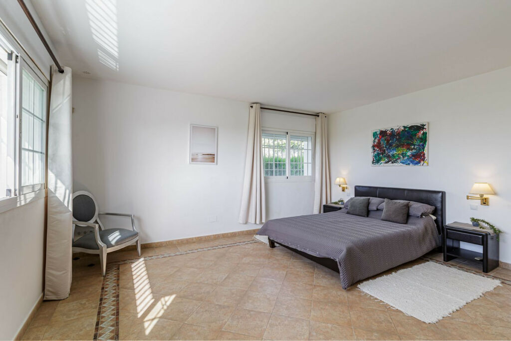 Detached Villa El Paraiso Málaga - image 12