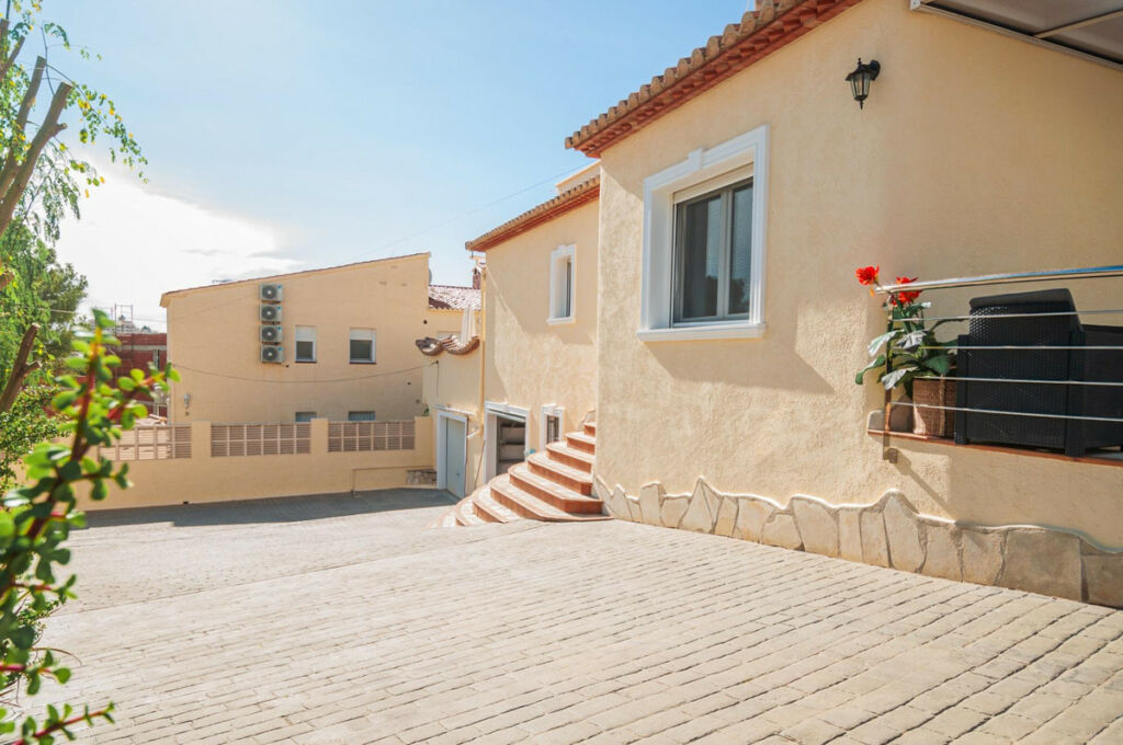 Detached Villa Calpe Alicante - image 12