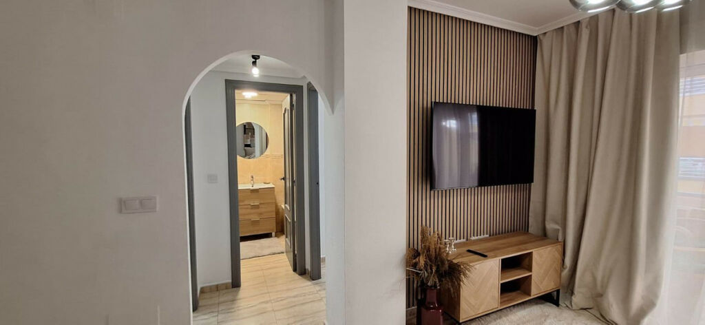 Middle Floor Apartment Torrevieja Alicante - image 12
