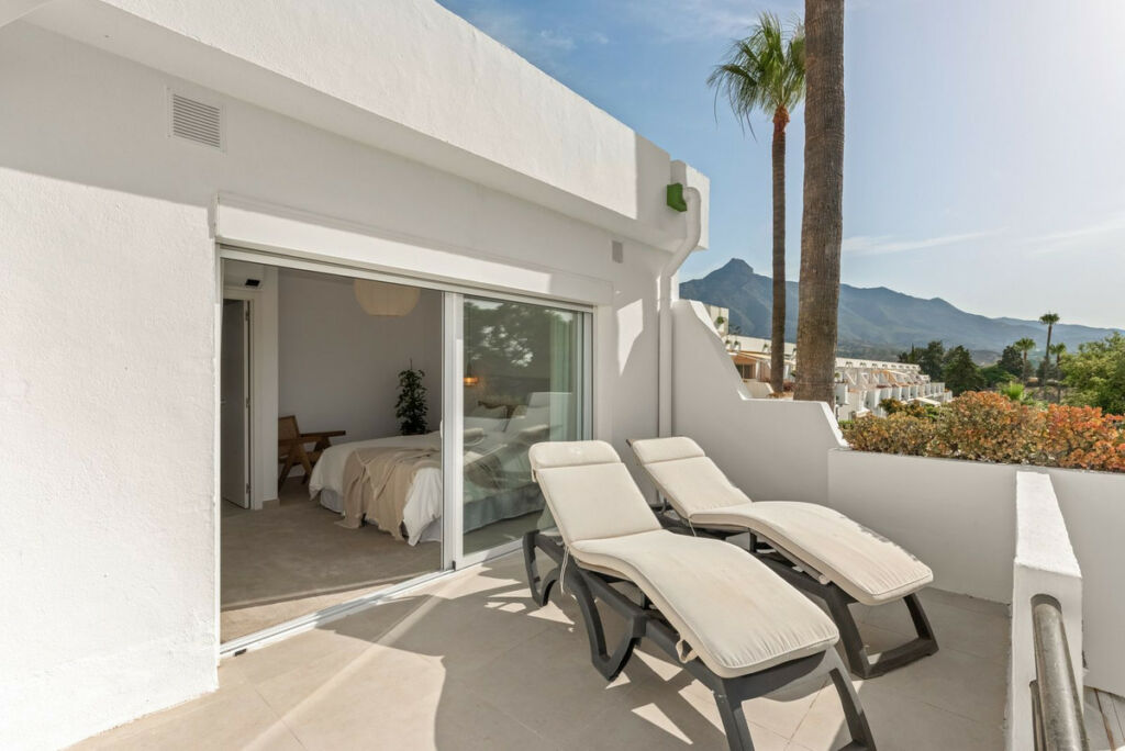 Townhouse Nueva Andalucía Málaga - image 12