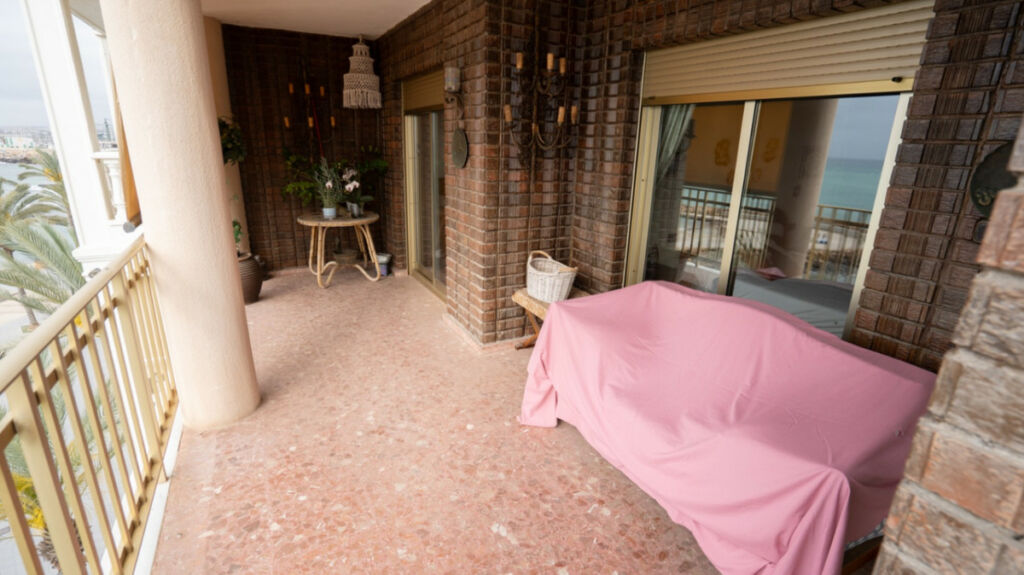 Middle Floor Apartment Torrevieja Alicante - image 12
