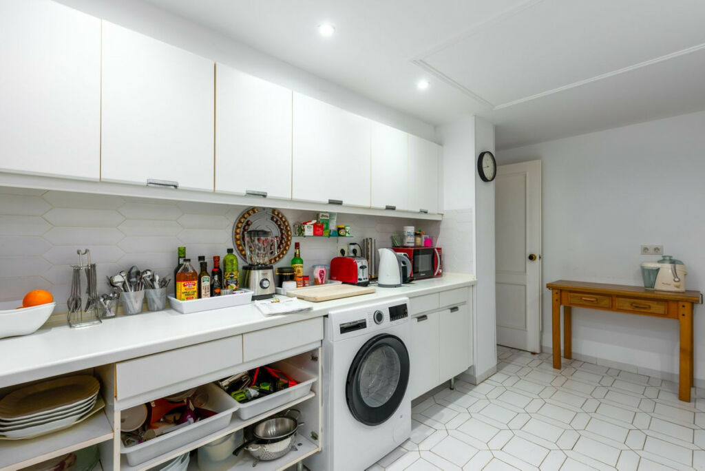 Middle Floor Apartment Nueva Andalucía Málaga - image 12