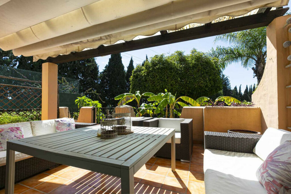 Townhouse Nagüeles Málaga - image 12