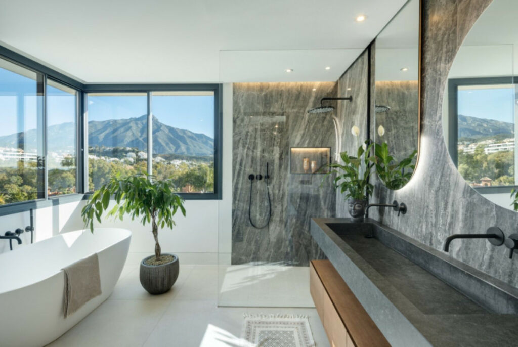 Detached Villa Marbella Málaga - image 12