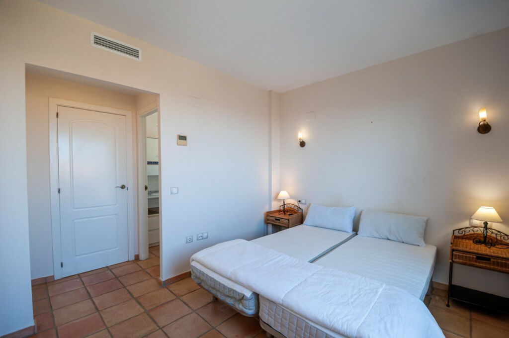 Townhouse Finestrat Alicante - image 11