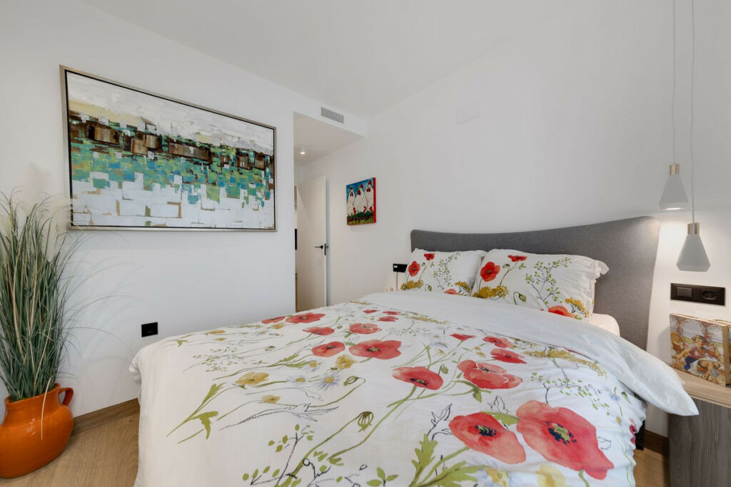 Middle Floor Apartment Torrevieja Alicante - image 12