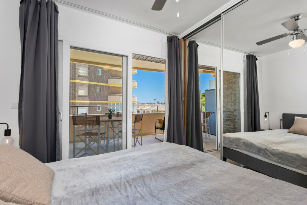 Middle Floor Apartment La Zenia Alicante - image 12