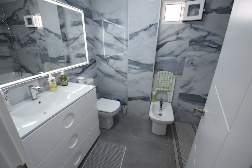 Middle Floor Apartment Guardamar del Segura Alicante - image 14