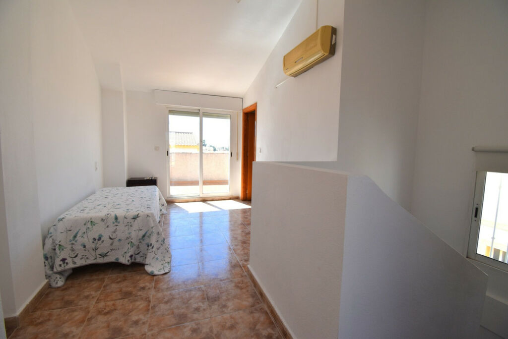 Townhouse Los Altos Alicante - image 12