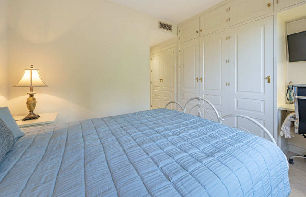 Middle Floor Apartment Estepona Málaga - image 12