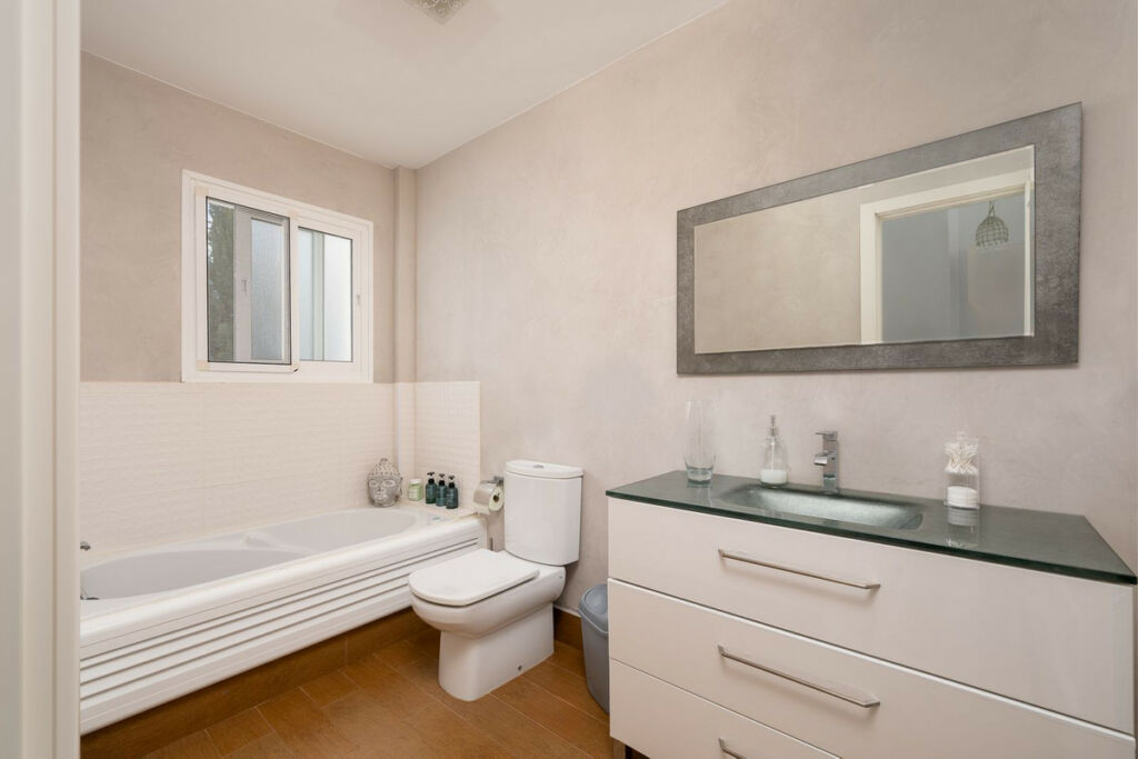 Townhouse Fuengirola Málaga - image 12