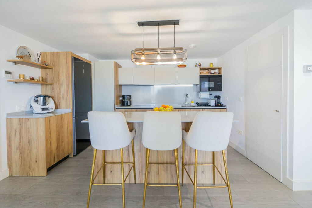 Middle Floor Apartment Fuengirola Málaga - image 12