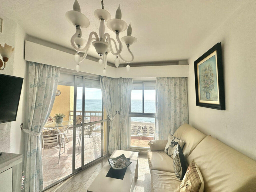 Middle Floor Apartment Fuengirola Málaga - image 13