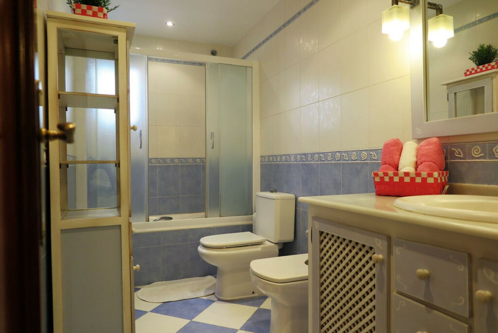 Top Floor Apartment Fuengirola Málaga - image 12