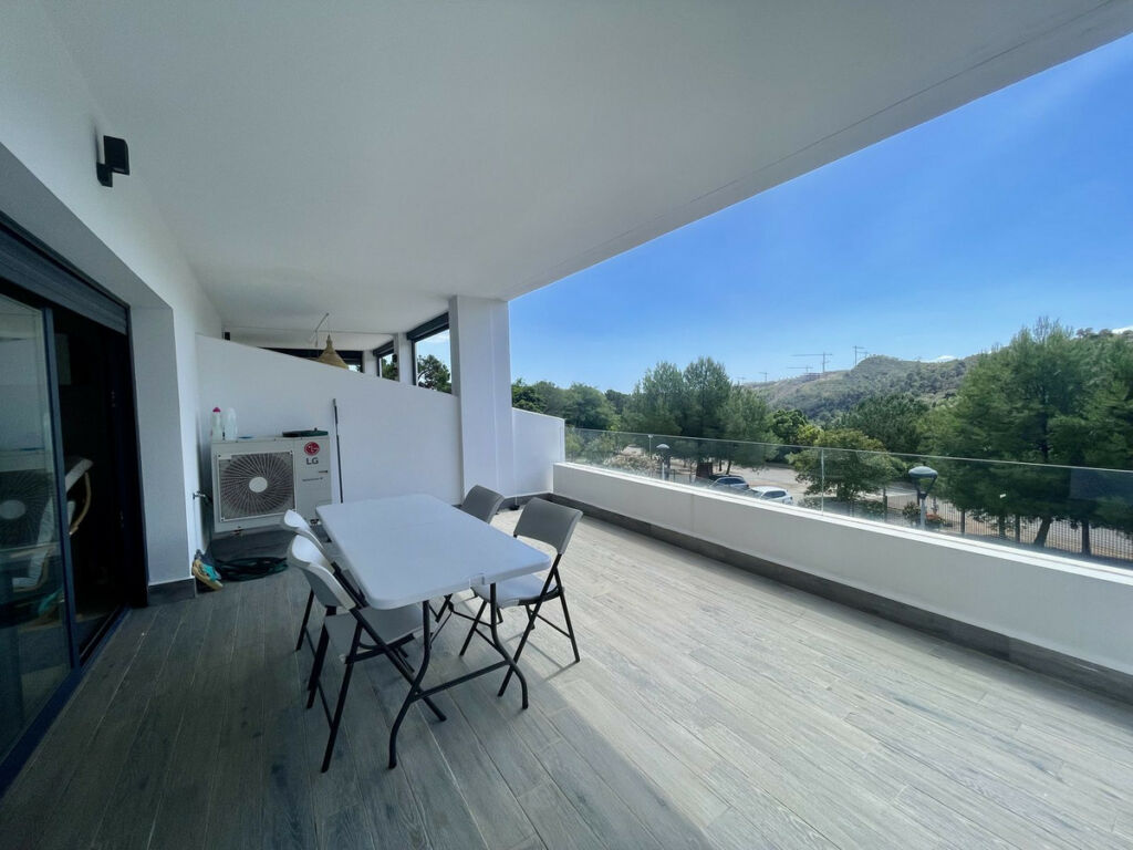 Middle Floor Apartment Estepona Málaga - image 12