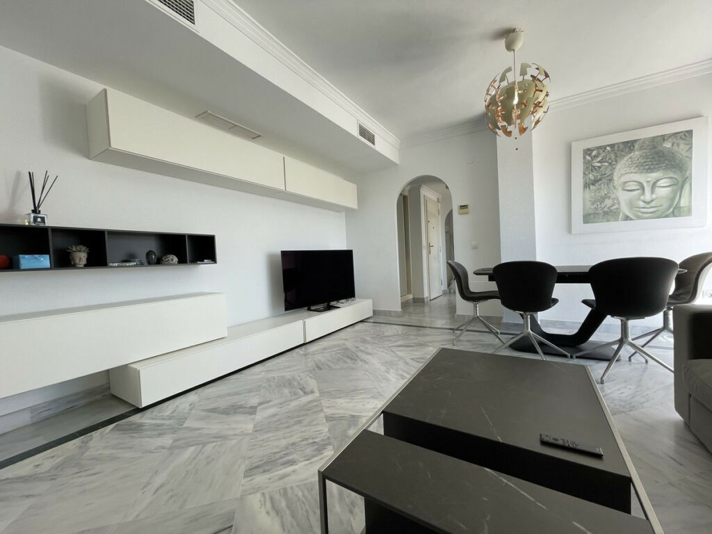 Penthouse Nueva Andalucía Málaga - image 12