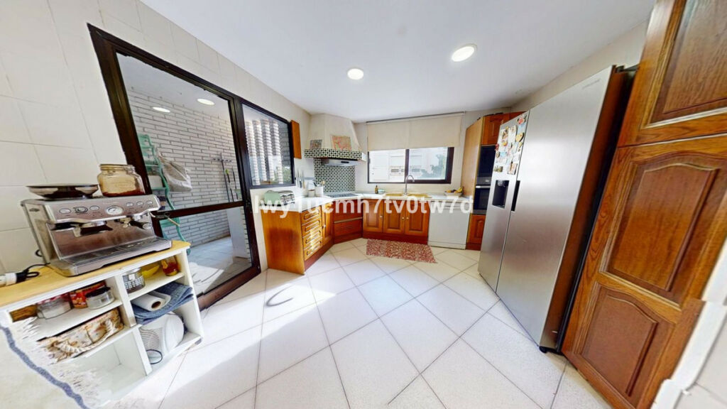 Middle Floor Apartment Fuengirola Málaga - image 12