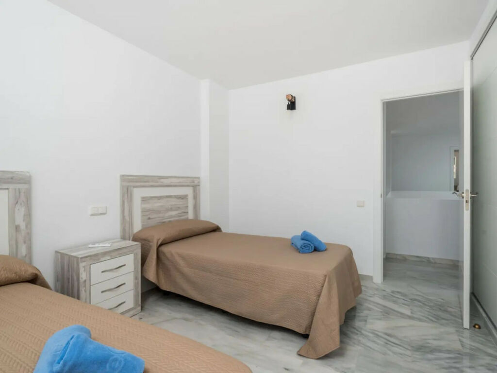 Townhouse Atalaya Málaga - image 12