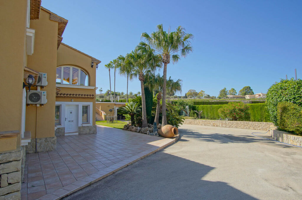 Detached Villa Benissa Alicante - image 12
