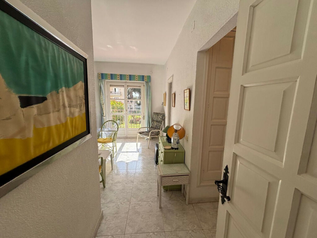 Middle Floor Apartment Nueva Andalucía Málaga - image 13