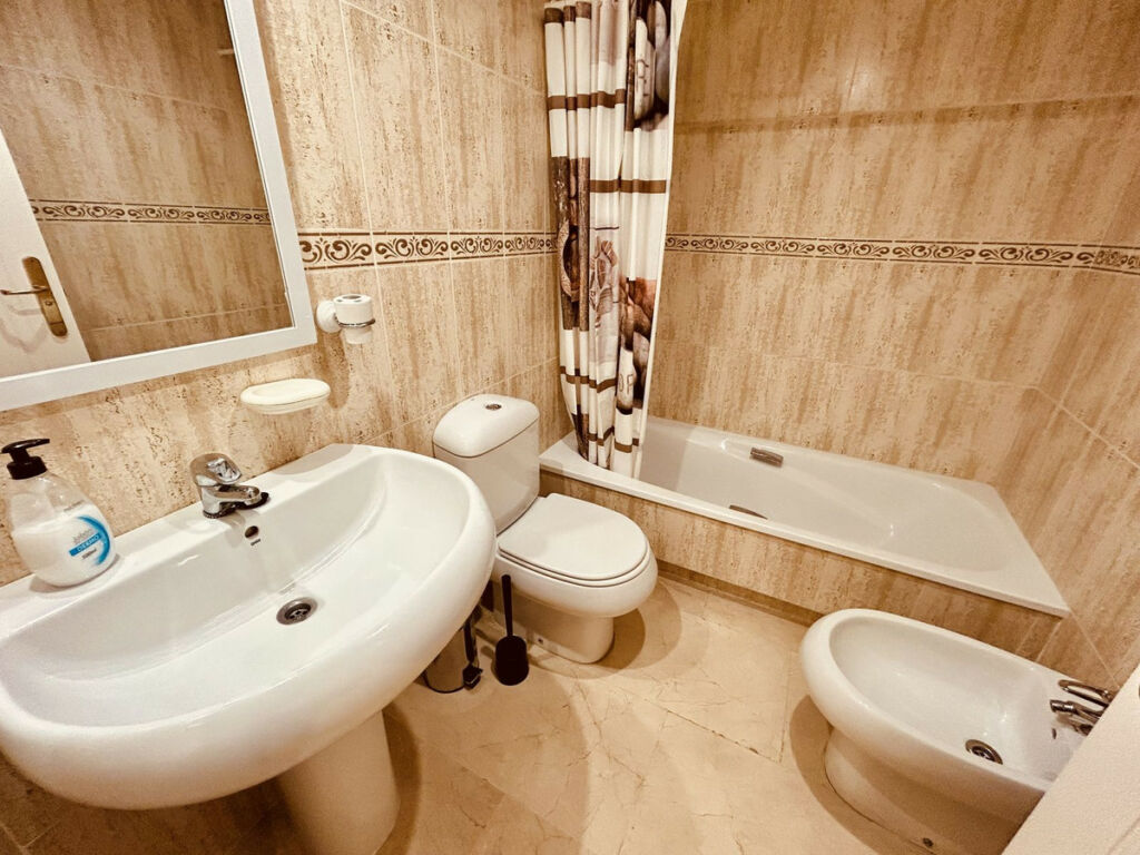 Ground Floor Apartment La Duquesa Málaga - image 13