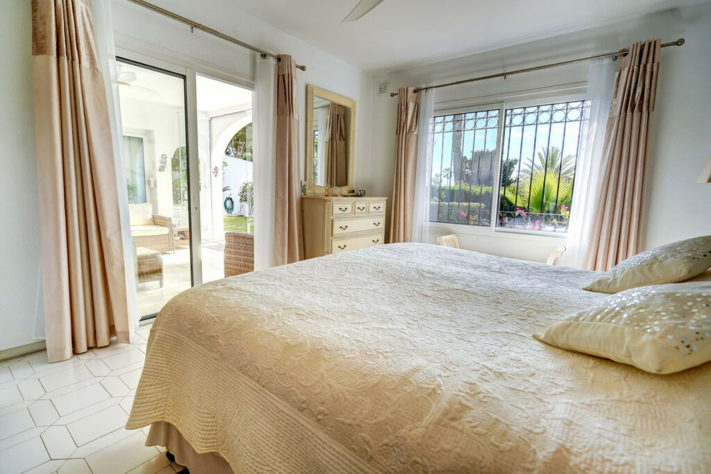 Semi-Detached House Miraflores Málaga - image 13