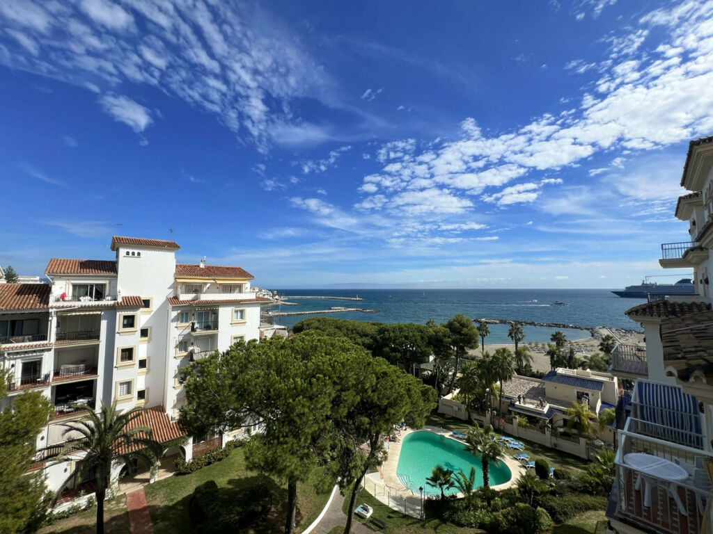 Penthouse Duplex Puerto Banús Málaga - image 4