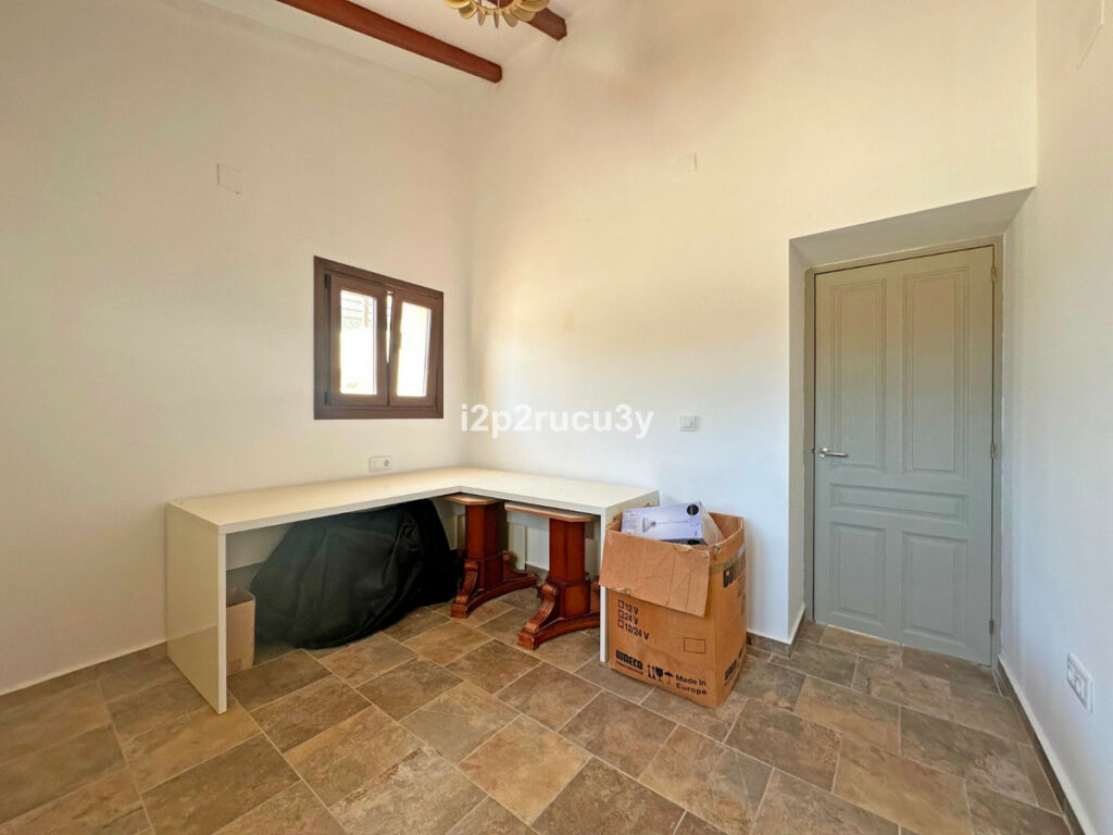 Detached Villa Moraira Alicante - image 13