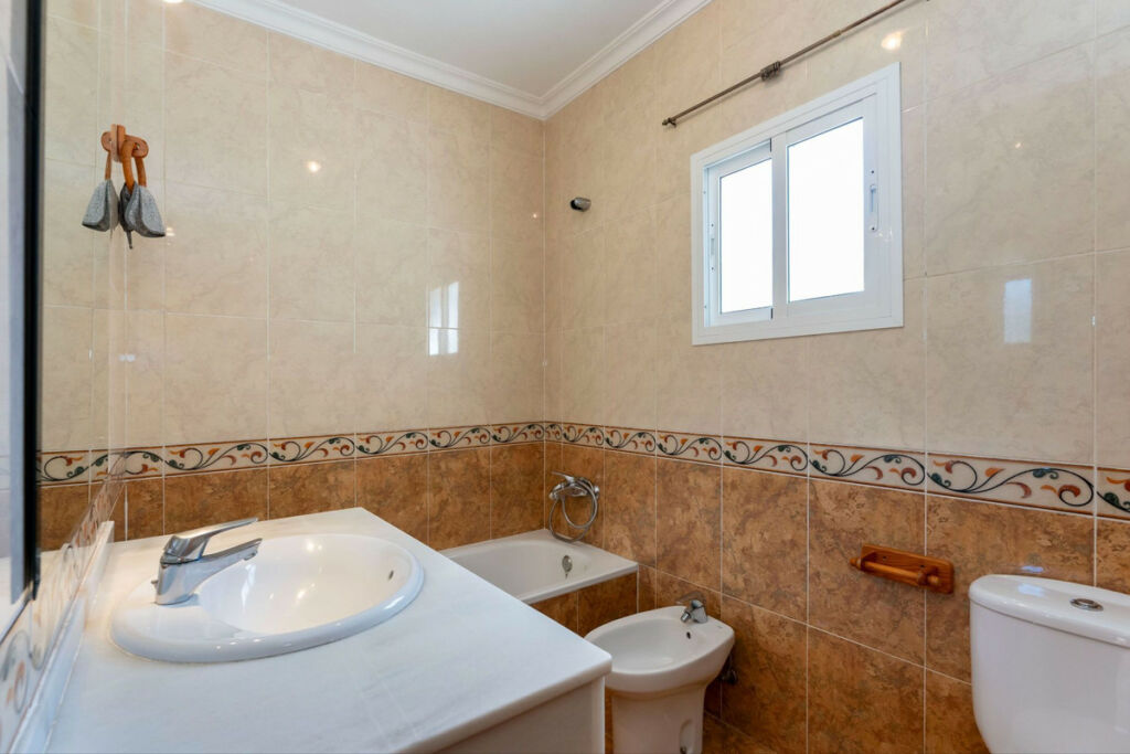 Detached Villa Coín Málaga - image 13