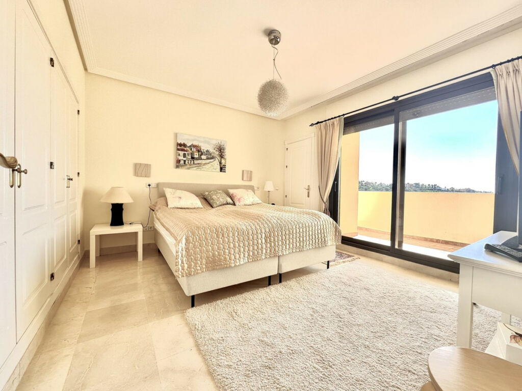 Middle Floor Apartment Los Arqueros Málaga - image 13